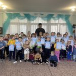 Благочинный Веселовского округа протоиерей Александр Мурашко посетил детские сады «Аленка», и «Светлячок» пгт.Веселое.