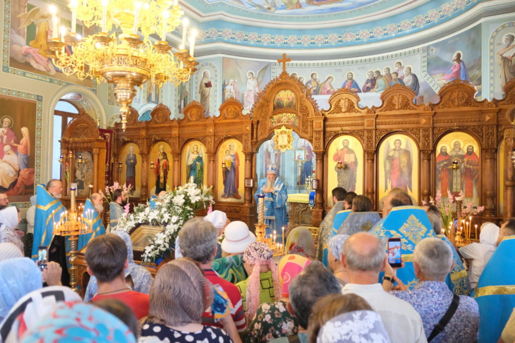 В день памяти прп.Сергия Радонежского епископ Бердянский и Приморский Феодор возглавил Божественную литургию в главном храме епархии.