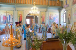 Архиерейское богослужение в день празднования чудотворного образа Божией Матери "Владимирская" в главном храме епархии