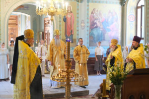 В канун 3-й Недели по Пятидесятницы епископ Феодор совершил Всенощное бдение в главном храме епархии