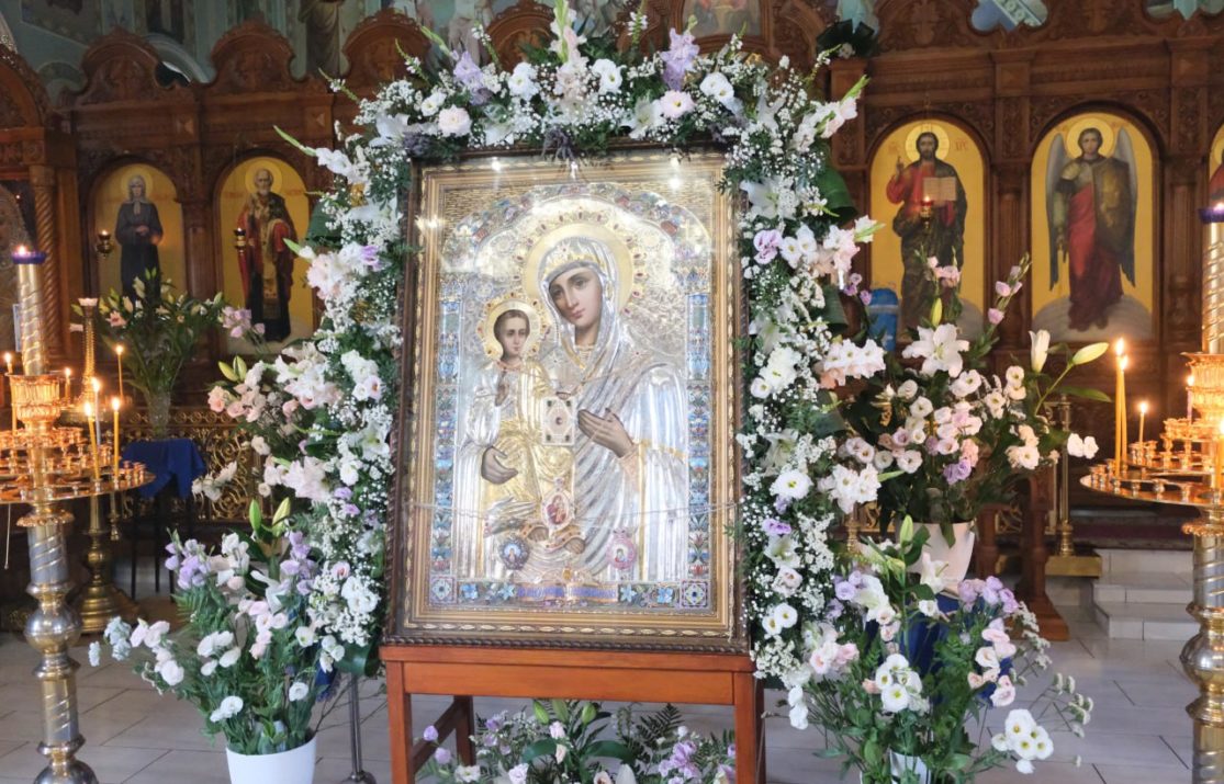 Всенощное бдение на кануне праздника чудотворного образа Божией Матери "Троеручица" Бердянская