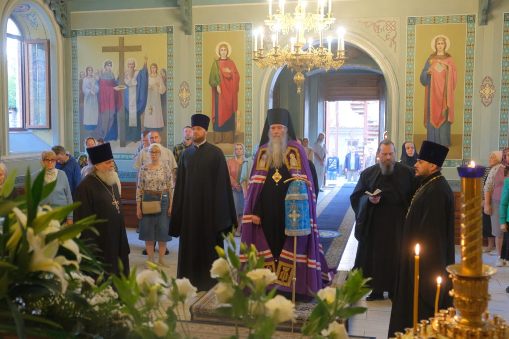 Всенощное бдение в канун праздника Рождества Пресвятой Богородицы в главном храме епархии